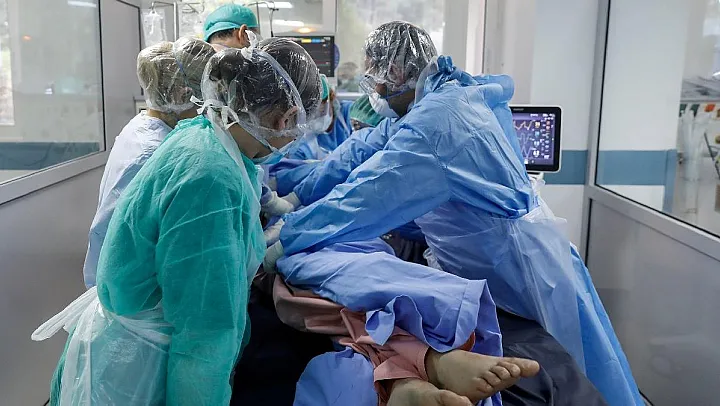 Komşuda Ölü Sayısı 250'yi Geçti