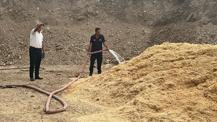 Kurtalan'da İtfaiye Ekipleri, Çıkan Yangını Büyümeden Söndürdü