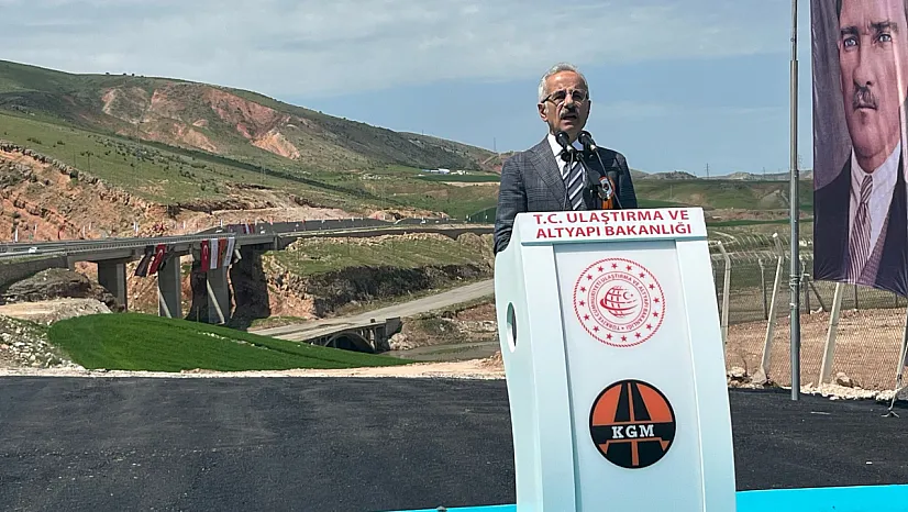 Bakan Uraloğlu Siirt'te Konuştu: Ulaştırma ve Altyapıda Dev Yatırımlar