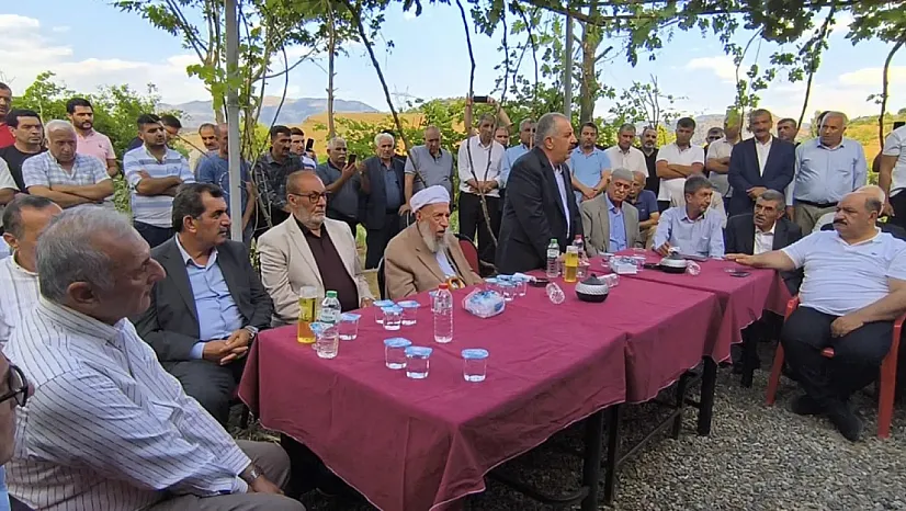 Din Alimleri ve Kanaat Önderleri Aracılık Etti: Siirt Baykan'da Kösem, Zongür ve Kaymaz Aileleri Arasında Barış Sağlandı