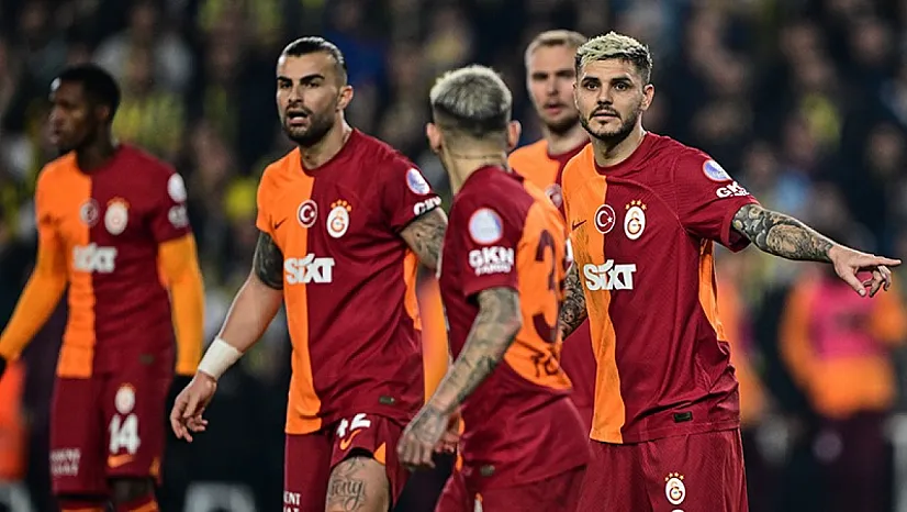 Galatasaray'da 3 Futbolcu Samsunspor Maçı Kadrosundan Çıkarıldı