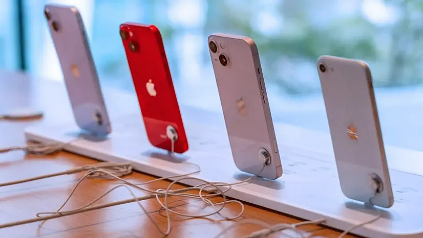 Iphone Türkiye'de Ucuz Bir Telefon Satmaya Hazırlanıyor