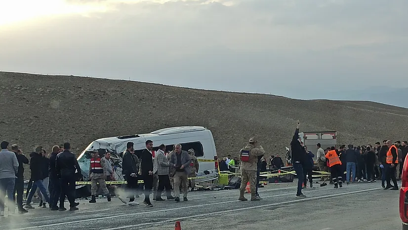 Van'da Feci Kaza: 6 Ölü, 13 Yaralı