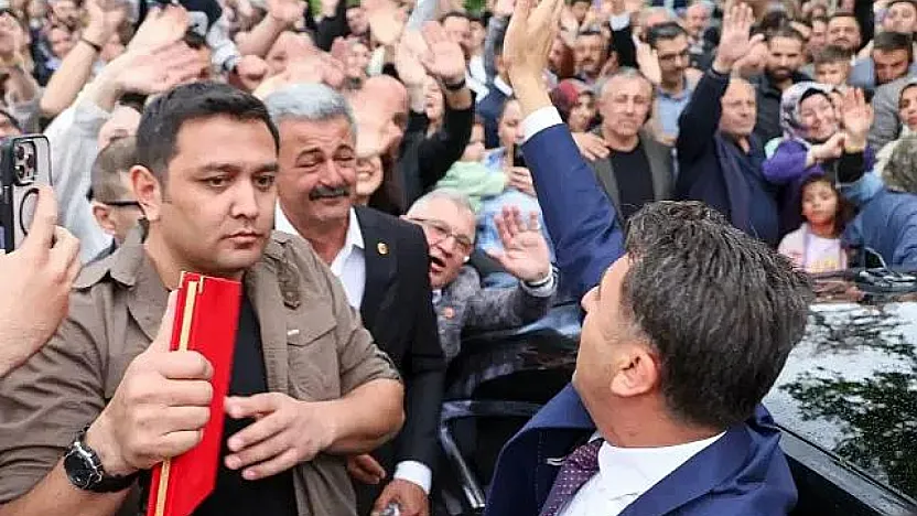 Bilecik Böyle Veda Görmedi: Siirtlilerin Eniştesi Vali Aygöl'e Duygu Dolu Uğurlama