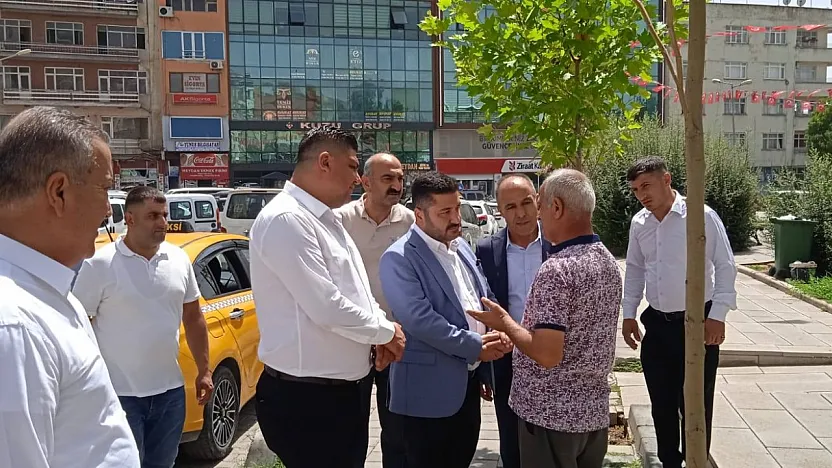 CHP Heyeti Siirt'te Esnaf ve Vatandaşlarla Buluştu