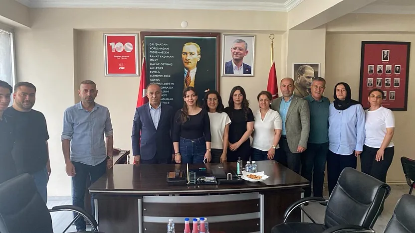 CHP Parti Meclis Üyesi Canan Taşer'den Siirt CHP İl Başkanlığına Ziyaret