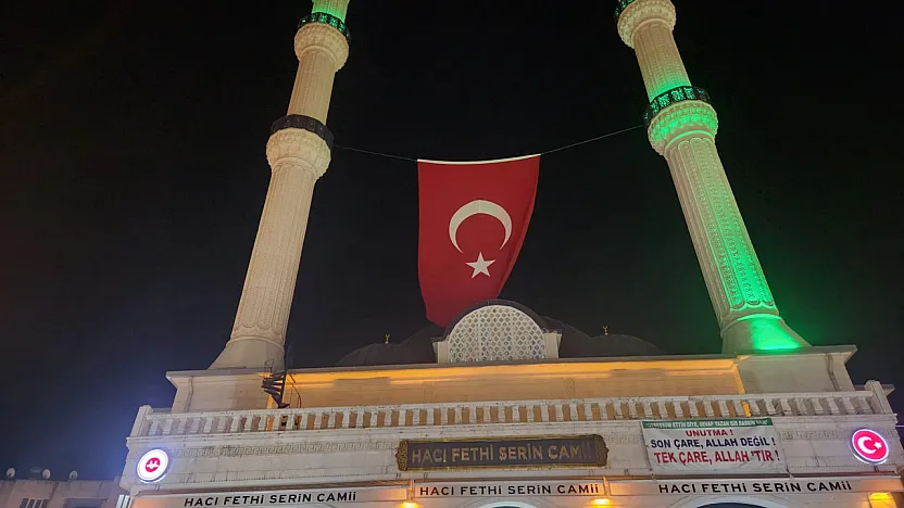 Cumhurbaşkanı Erdoğan'ın Çağrısı Üzerine Siirt Belediyesi'nden Bayrak Seferberliği