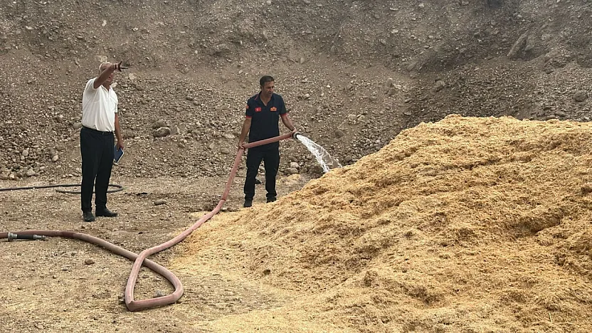 Kurtalan'da İtfaiye Ekipleri, Çıkan Yangını Büyümeden Söndürdü