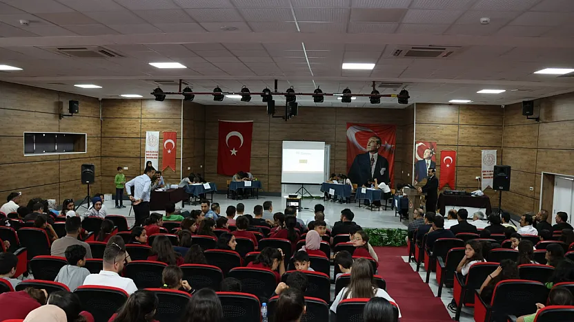 Okullar Arası Bilgi Yarışması Finali Nefes Kesti