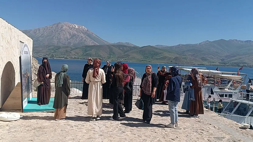 Pervari Belediyesi'nden Kadınlara Van Gezisi