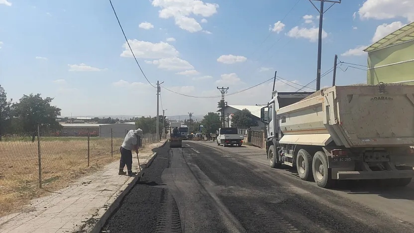 Siirt Belediyesi'nden Sanayi Sitesine 3 Bin Tonluk Asfalt Hamlesi