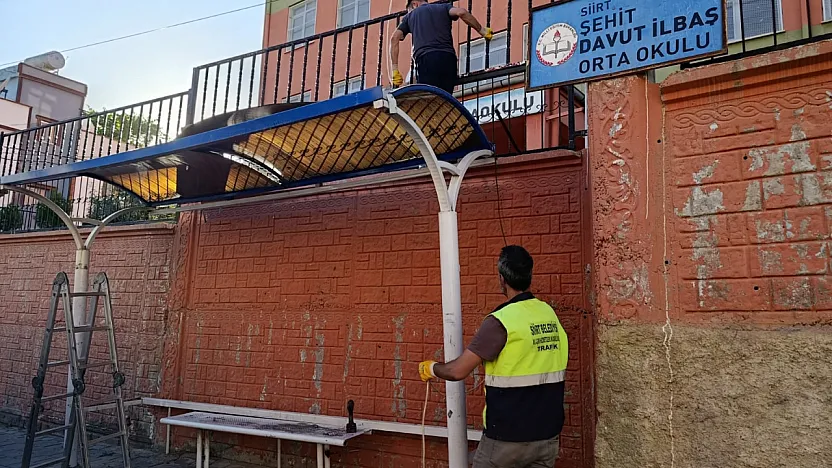 Siirt Belediyesi'nden Ulaşıma Güven ve Konfor Katkısı: Durak, Duba ve Kasis Çalışmaları Devam Ediyor