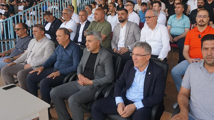 Siirt Derbisinde Tribünler Doldu Protokol Boş Kaldı! Siirt'te Spor Artık Önemsenmiyor!