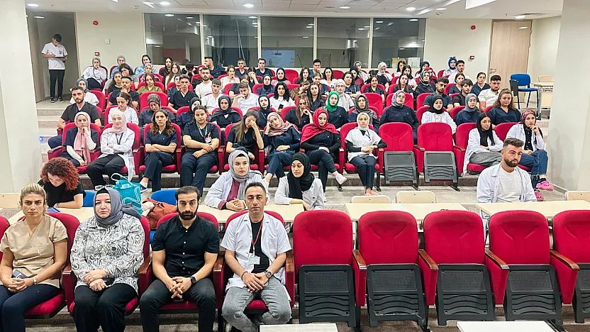 Siirt Eğitim ve Araştırma Hastanesi'nde Stajyerlere Uyum Eğitimi Verildi