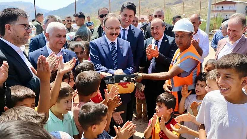 Siirt Eruh'ta Kur'an Kursu İçin İlk Harç Dualarla Konuldu