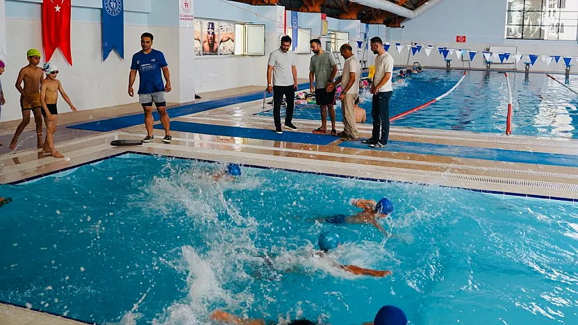 Siirt Gençlik Spor İl Müdürü İsmail Çalgan'dan Yüzme Havuzlarına Ziyaret