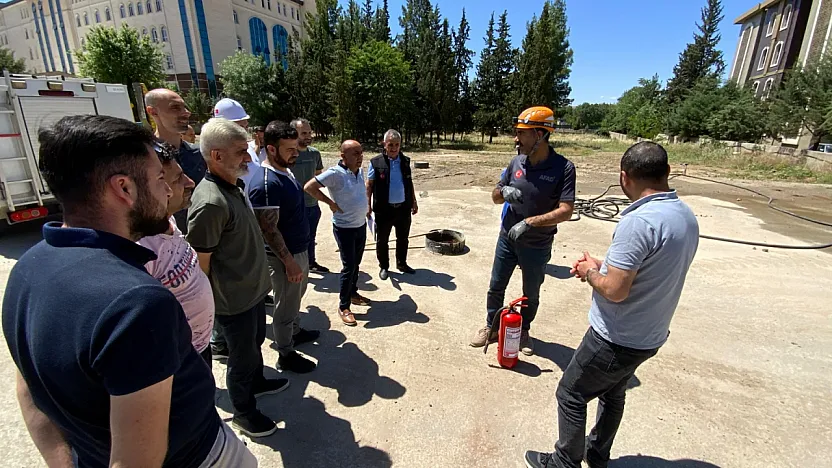 Siirt İl Özel İdaresi'nde Yangın Tatbikatı Gerçekleştirildi