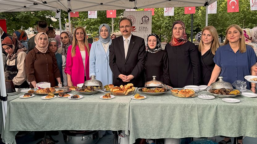 Siirt'in Yöresel Lezzetler Kızlar Tepesi'nde Tanıtıldı