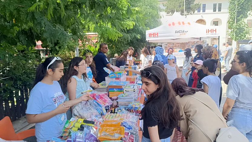 Siirt'te DMD Hastası Yusuf Alper Demir'in Tedavisi İçin Kermes Düzenlendi
