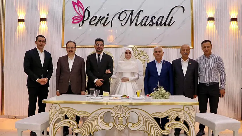 Siirt'te Emron ve İleri Ailelerinin Mutlu Günü