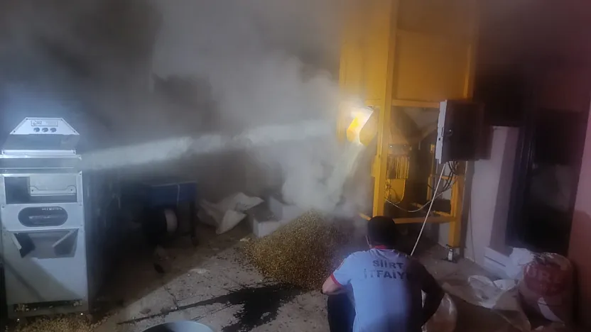 Siirt'te Fıstık Deposunda Yangın: 350 Kilogram Fıstık ve Kurutma Makinesi Zarar Gördü