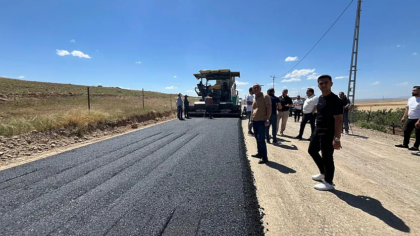 Siirt'te Gökçebağ Yolu Asfaltla Buluşuyor! Grup Köy Yoluna Asfalt Dökülüyor