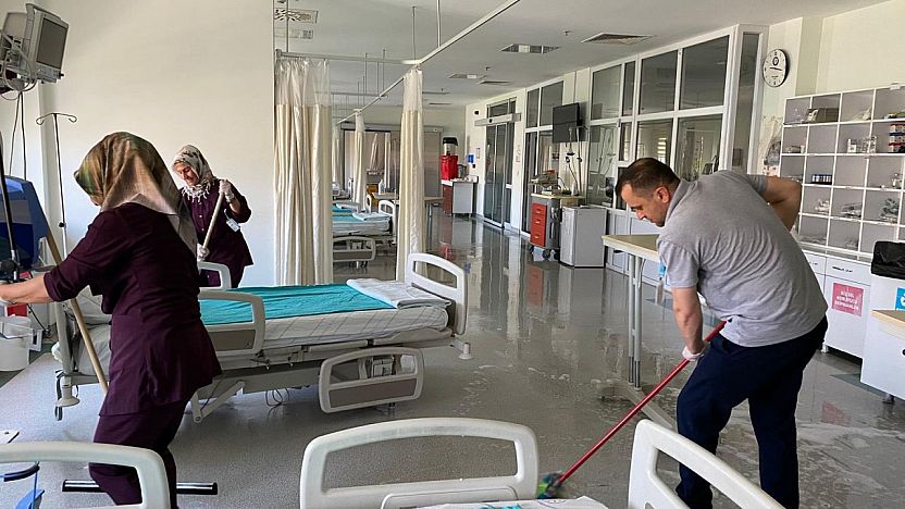 Siirt'te Hastanelerde Temizlik Seferberliği Başlatıldı