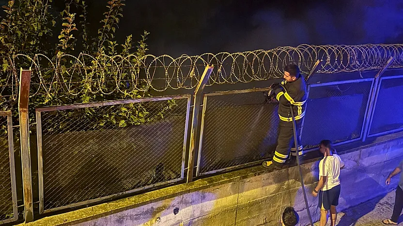 Siirt'te Havai Fişek Faciası: Tugay Kmutanlığı İçinde Anız Yangını Çıktı