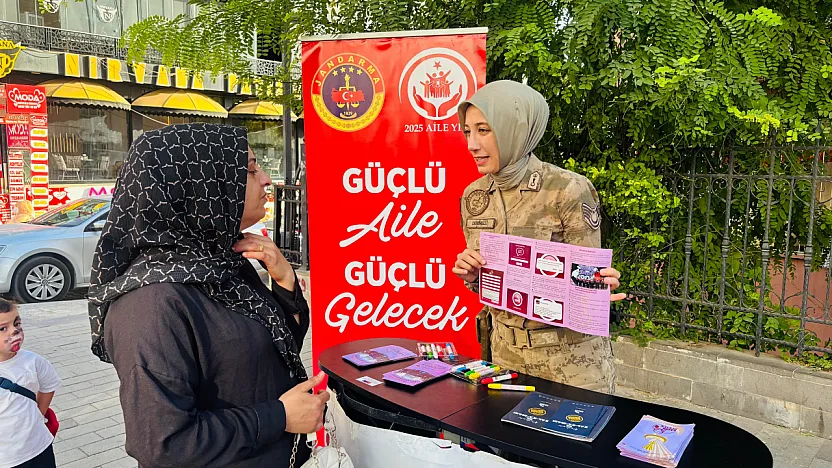 Siirt'te 'Kadına El Kalkamaz' Mesajı Verildi