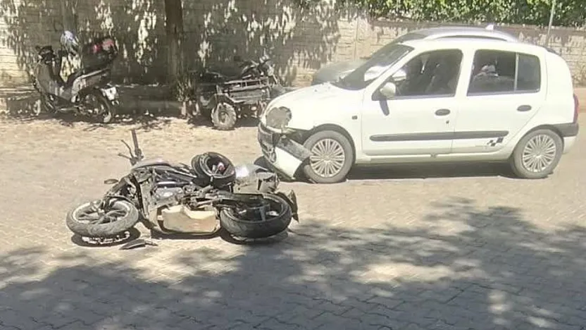 Siirt'te Otomobil ile Motosiklet Çarpıştı: 1 Kişi Yaralandı