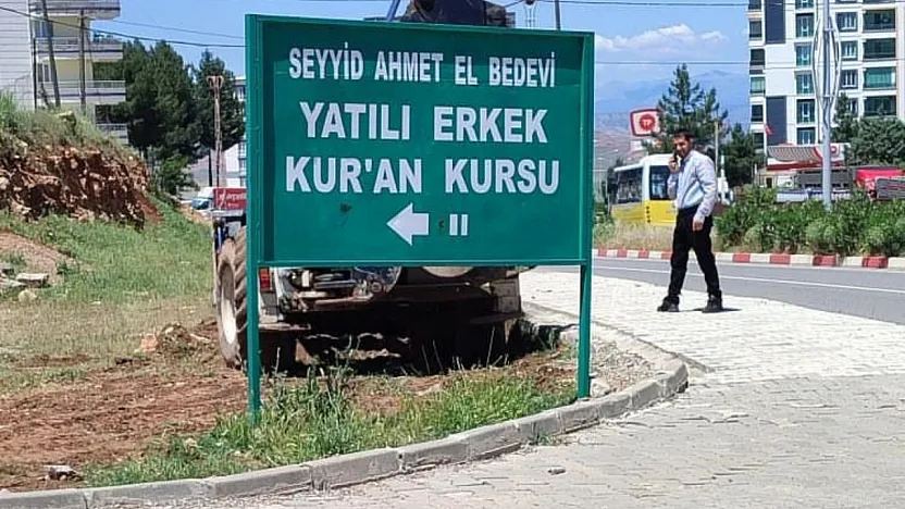 Siirt'te Sürücüler Tabelaların Görüş Açılarını Kapatmasında Şikayetçi