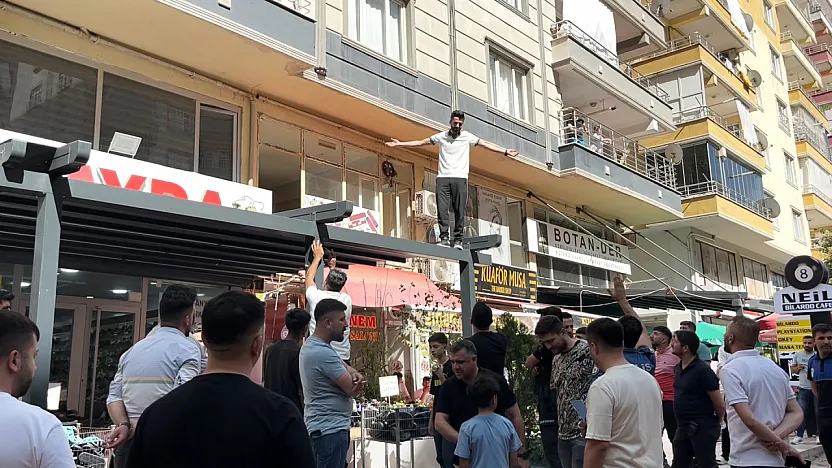 Siirt'te Yıkıma Direnen Esnaf Çatıya Çıktı!