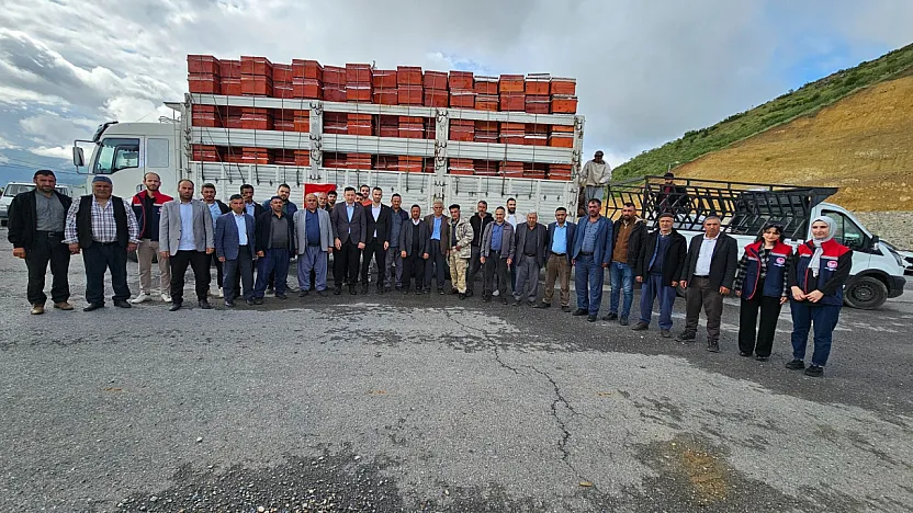 Siirt'te yüzlerce arılı kovan dağıtımı yapıldı