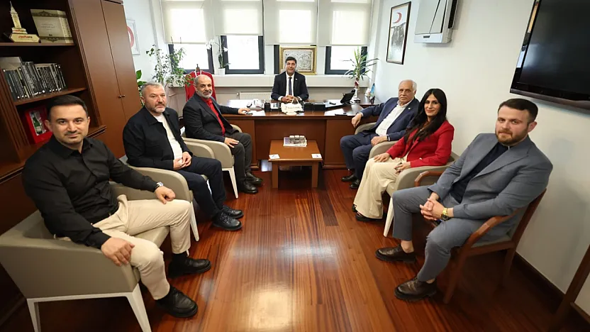 Siirt'ten Kızılay Yönetim Kurulu Üyesi Yener Tanık'a Tebrik Ziyareti