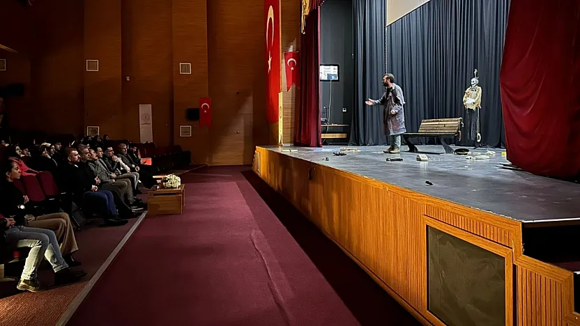 Siirt, Tiyatroda Türkiye'nin En Az Seyirciye Ulaşan İli Oldu