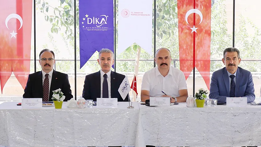Siirt Valisi, Hasankeyf'te DİKA Yönetim Kurulu Toplantısına Katıldı