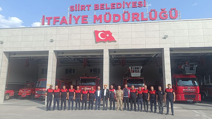 Siirt Valisi ve Belediye Başkan V. Dr. Kemal Kızılkaya'dan İtfaiye Müdürlüğü'ne Bayram Ziyareti