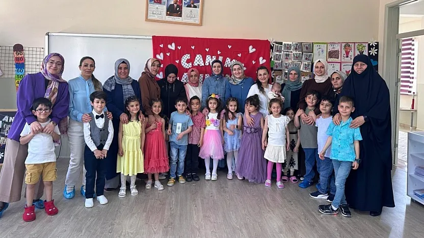 Siirt Zeynep Hatun Uygulama Anaokulunda Anneler Günü'ne Özel Kutlama