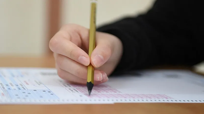Siirtli İki Öğrenciden YKS 2025'te Büyük Başarı: Tüm Soruları Doğru Yanıtlayarak Türkiye Birincisi Oldular