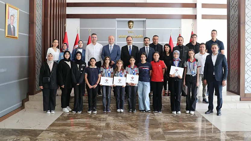 Siirtli Öğrencilerden TÜBİTAK'ta Büyük Başarı! Vali Kızılkaya Proje Ekibini Ağırladı