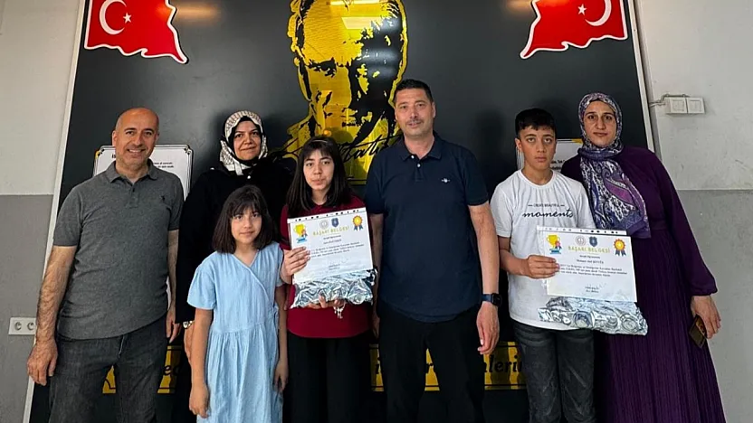 Türkiye Bursluluk Sınavı Şampiyonları Siirt Şehit Polis Hayrettin Şişman Ortaokulu'ndan Çıktı
