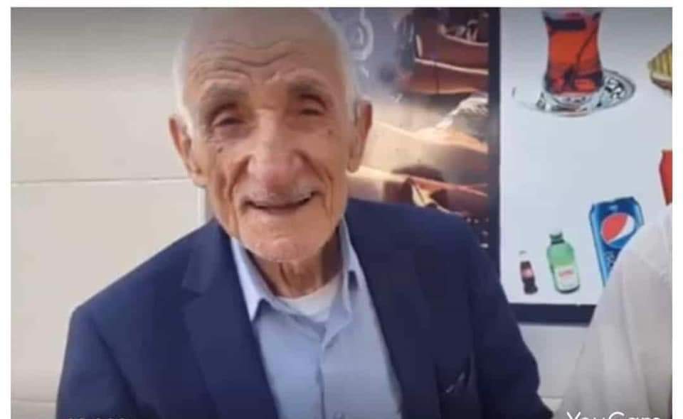 Siirt'in Dumlupınar Mahallesinde 50 yıla yakın muhtarlık yapan ve adı bir caddeye verilen Emrullah Tren, tedavi gördüğü hastanede yaşamını yitirdi.