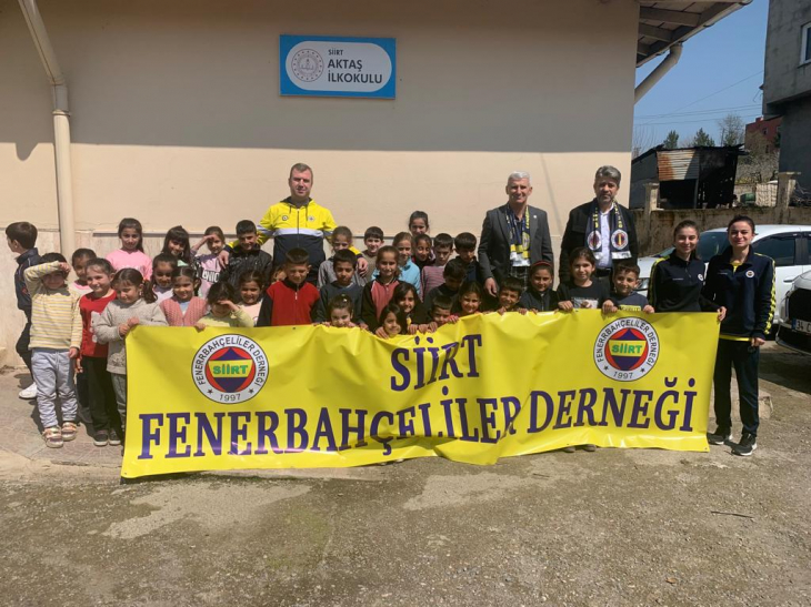 Siirt Fenerbahçeliler Derneğinden Köy Okuluna Destek