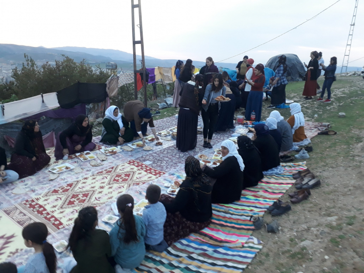 HDP'li Kadınlar Siirt'te Yeryüzü Sofrasında Buluştu