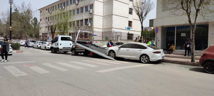 Siirt Emniyeti Uyarmıştı! O Araçlar Kaldırılmaya Devam Ediyor