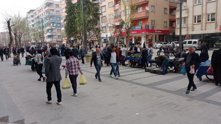 Siirt'te Vatandaşlar Seyyar Satıcılardan Şikayetçi!