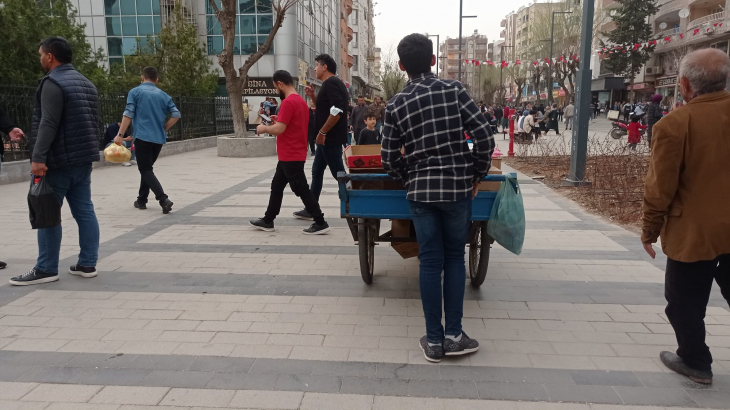 Siirt'te Vatandaşlar Seyyar Satıcılardan Şikayetçi!