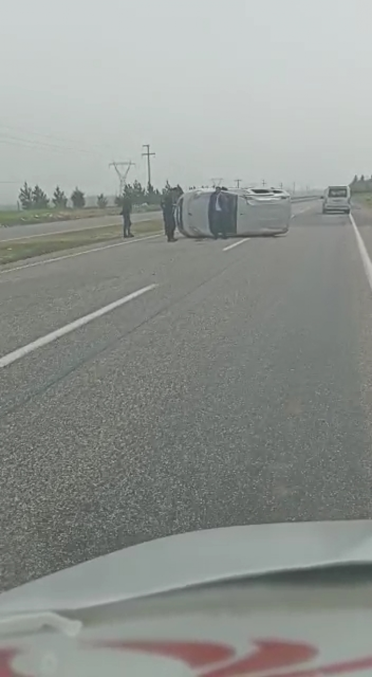 Siirt'te kontrolden çıkan otomobil karşı şeride geçip takla attı: 1 Yaralı