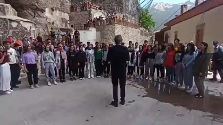 Siirtli Öğrenciler Trabzonluları Mest Etti! Bravo Çocuklar