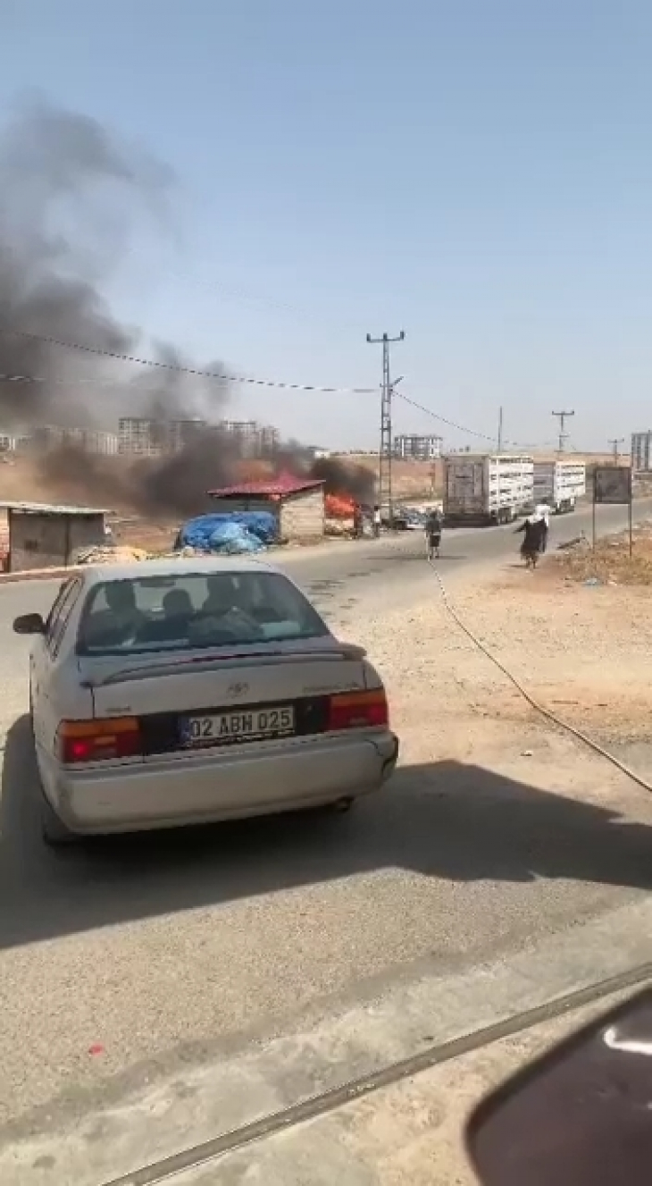 Siirt'te korkutan yangın! Kadınlar yangını söndürmek için seferber oldu